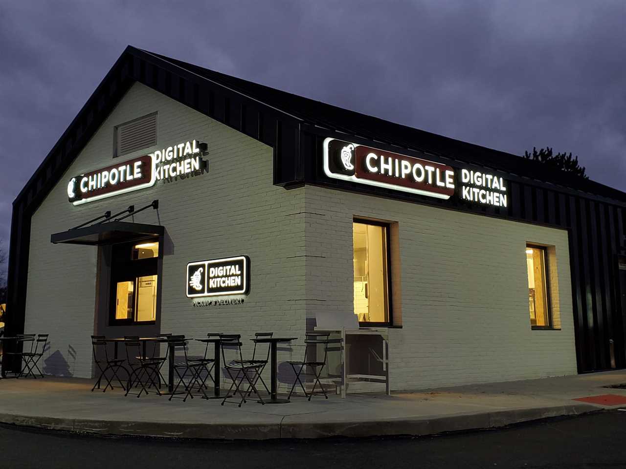 Chipotle Chipotlane digital kitchen